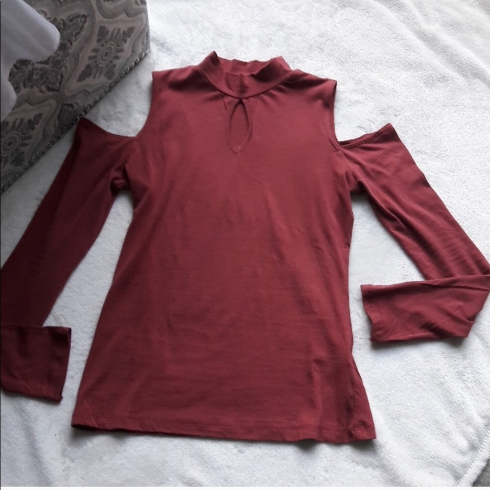 Cold Shoulder Long Sleeve Top Size M